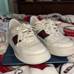 Gucci White Sneakers with Green and Red Stripes